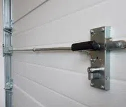 Golden Locksmith Services Staten Island, NY 347-982-0308 - 9-Garage-Door-Locks
